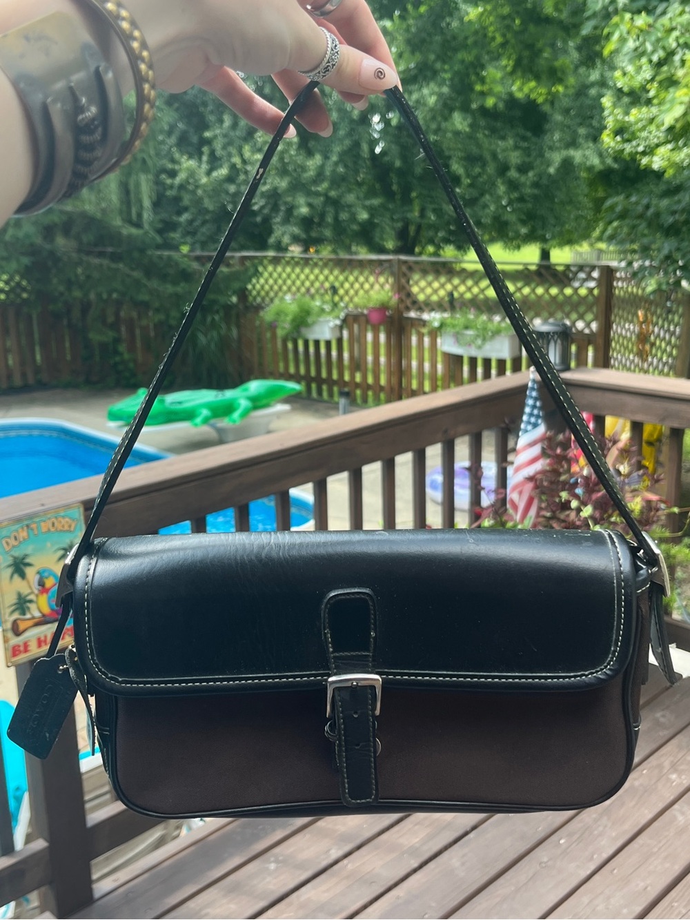 Vintage black leather Coach Hamptons shoulder bag 🤎 🖤